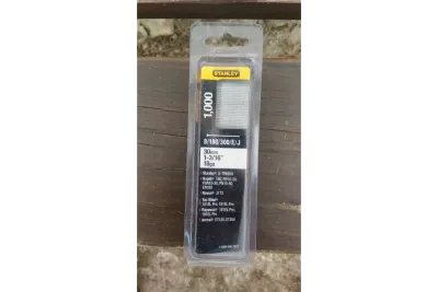 Шпилька для степлера стальная тип "J" 30мм (1000шт) (1-SWKBN1187T) STANLEY