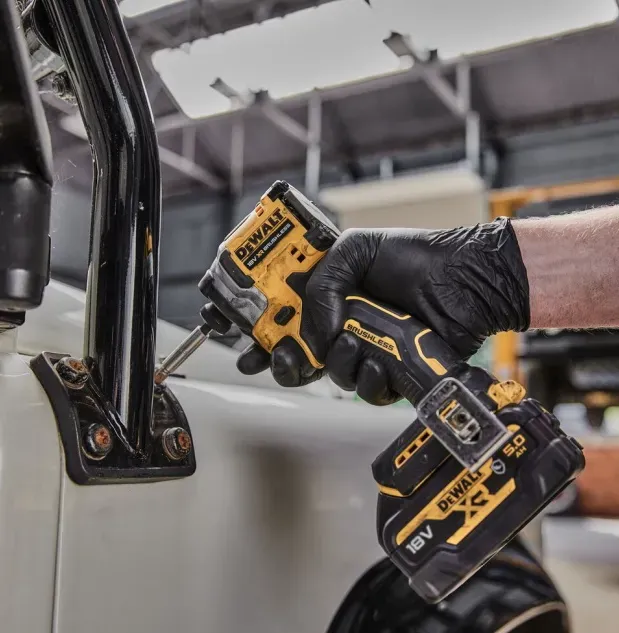 Акк. дрель шуруповерт 18В DCF850NT DeWALT DCF850NT-XJ